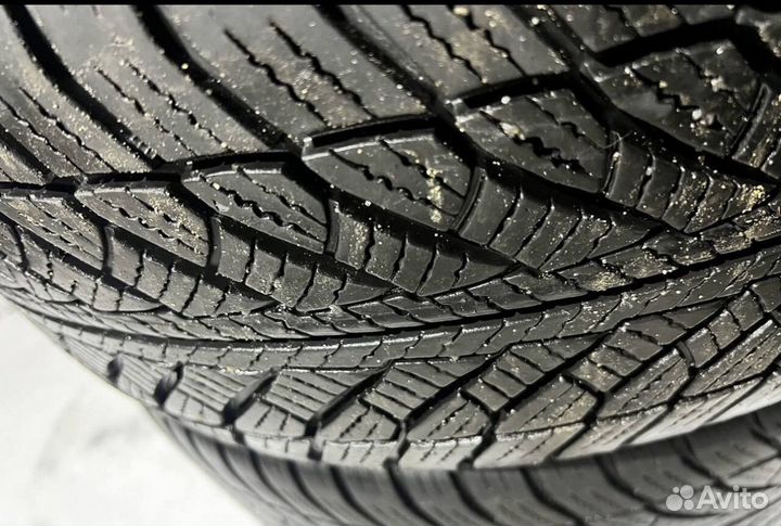 Goodyear UltraGrip 8 Performance 245/45 R18