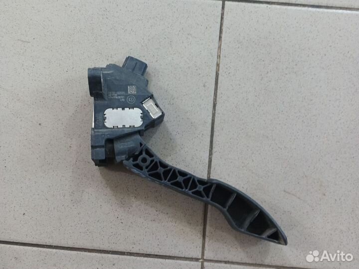Педаль газа Toyota Auris 9755