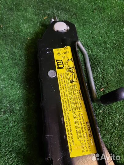 Домкрат Volkswagen Golf 5 BVY (2.0) 2005