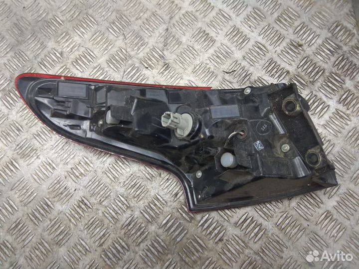 Фонарь задний наружный правый Nissan Qashqai J11