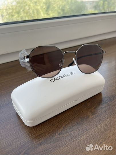 Солнцезащитные очки calvin klein