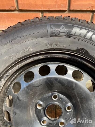 Michelin X-Ice 215/60 R16