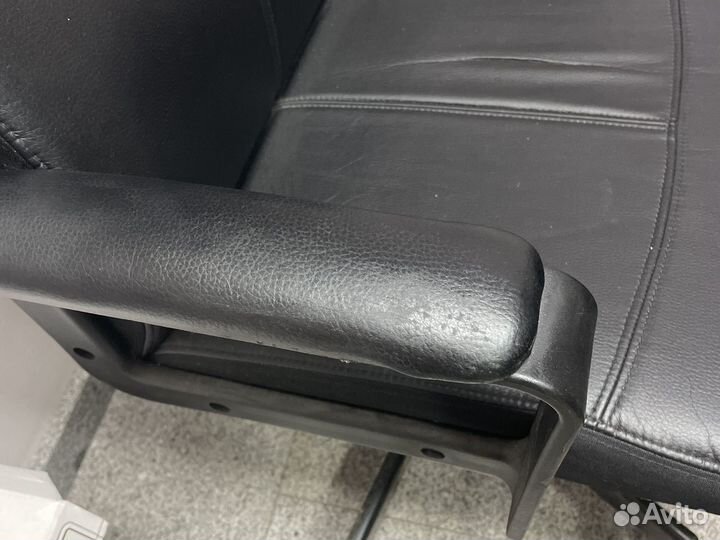 Офисное кресло руководителя бу кожаное