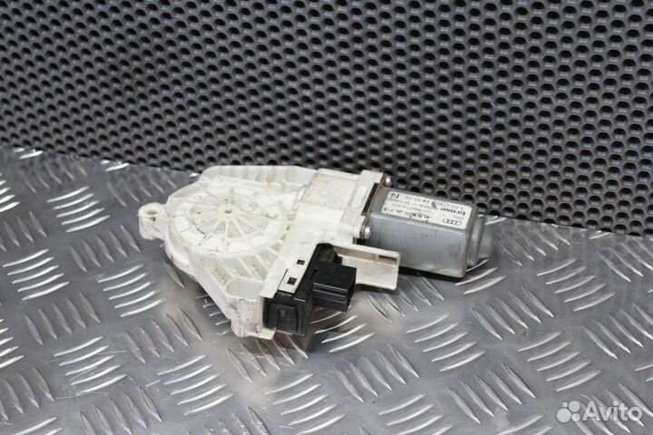 Моторчик стеклоподъемника Audi Q7 4L