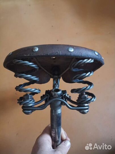 Старинное велосипедное седло от рига 10