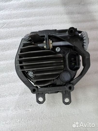 Фара противотуманная передняя левая Toyota Camry