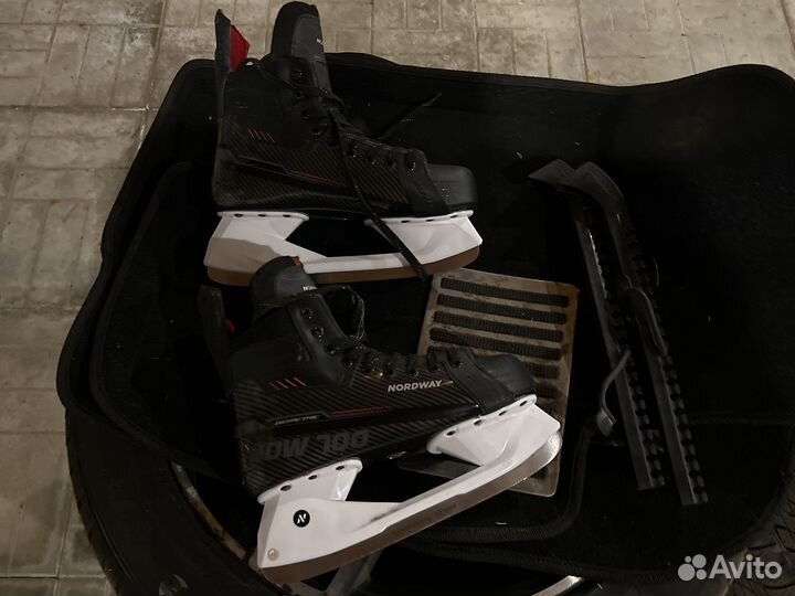 Коньки хоккейные