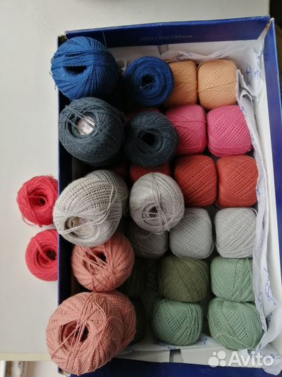 Нитки штопка и ирис