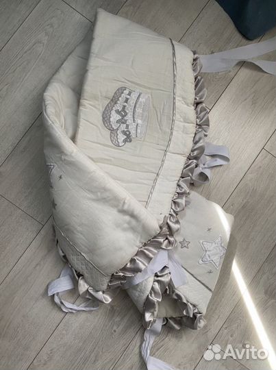 Бортики и постельное белье в детскую кроватку бу