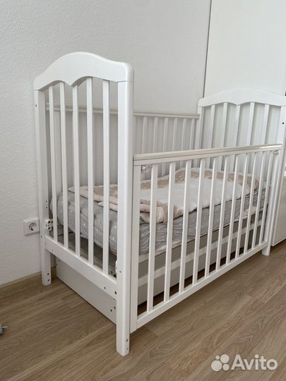 Детская кроватка