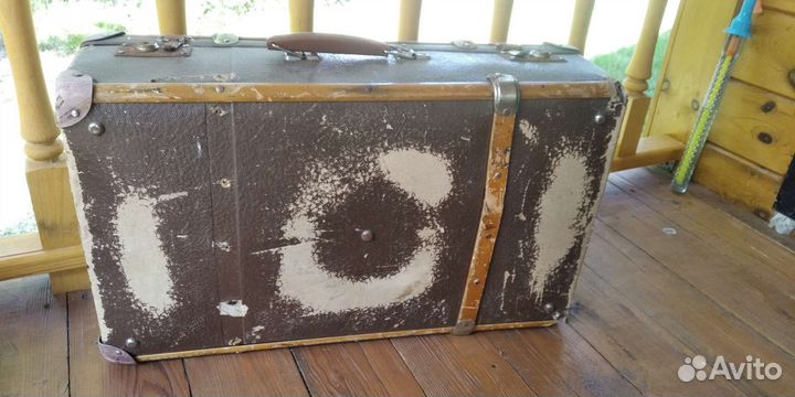 Чемодан старинный