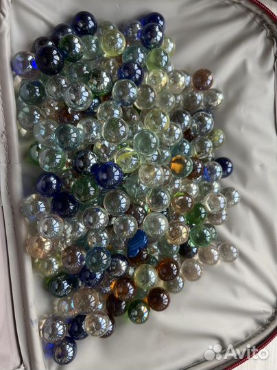 Стеклянные шарики марблс и декоративные камешки