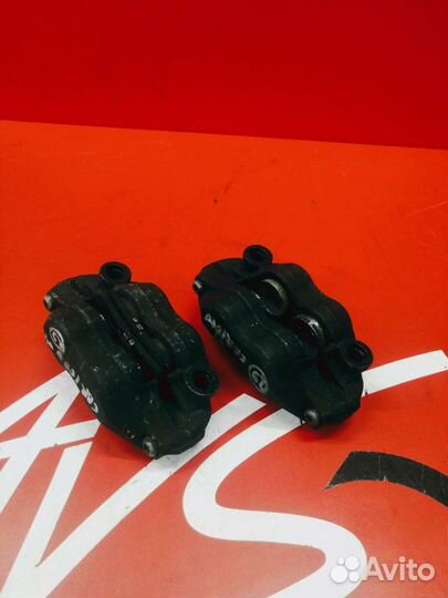 Тормозной суппорт левый Honda cbr1000rr 04-07