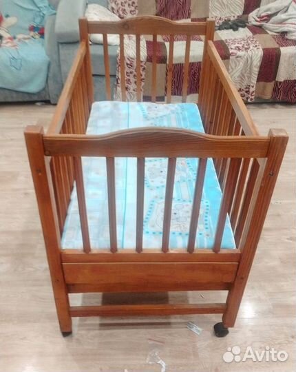 Детская кроватка