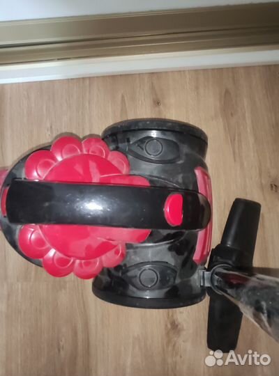 Пылесос Lira 1004