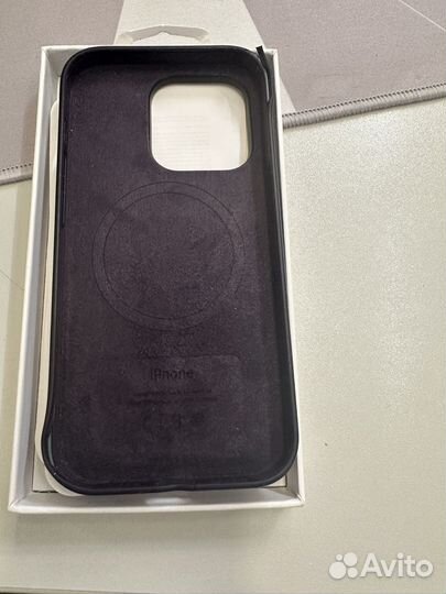 Чехол на iPhone 14 Pro