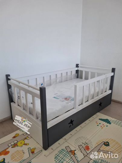 Детская кровать с выдвижным спальным местом