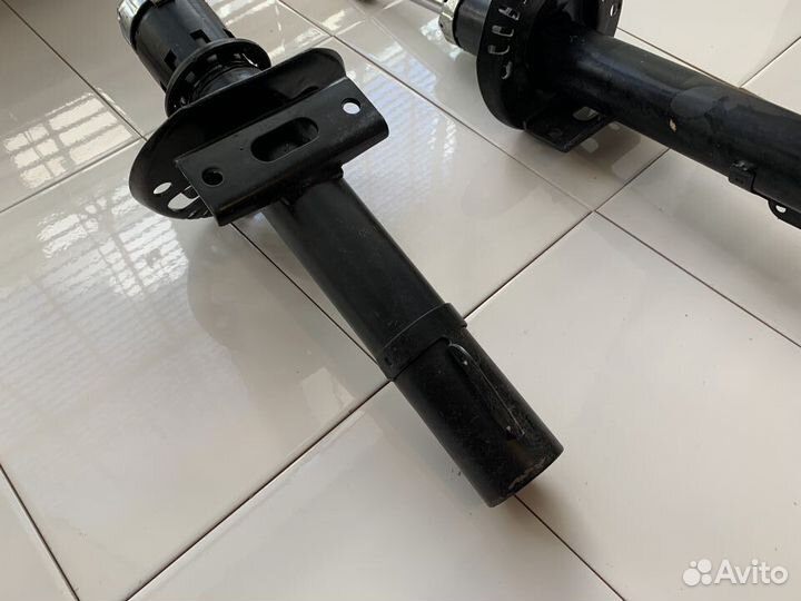 Амортизаторы передние Audi A2 A3 Skoda Fabia 00-07