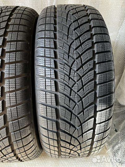 Goodyear UltraGrip Ice SUV 235/50 R19 103T