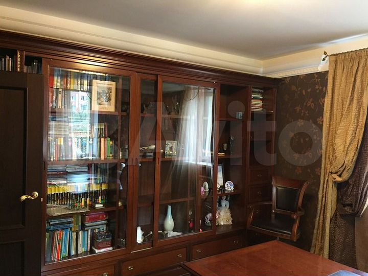 Коттедж 390 м² на участке 5,2 сот.