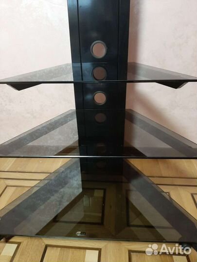 Стойка под телевизор с креплением