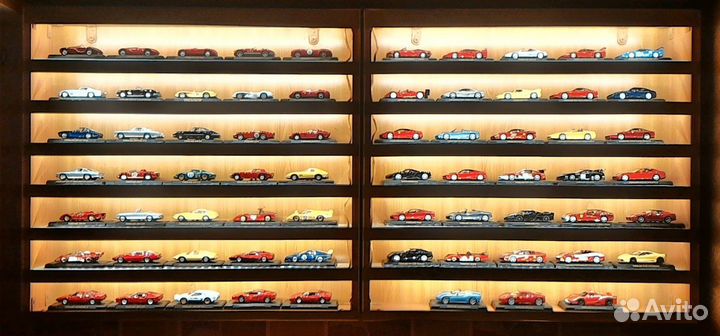 Ferrari Collection в закрытых стеллажах, подсветка