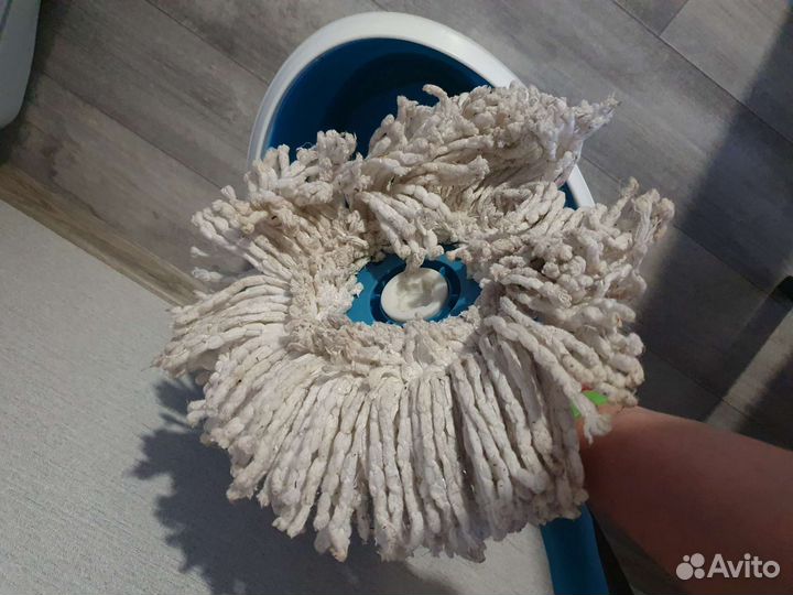 Ведро с педалью и шваброй