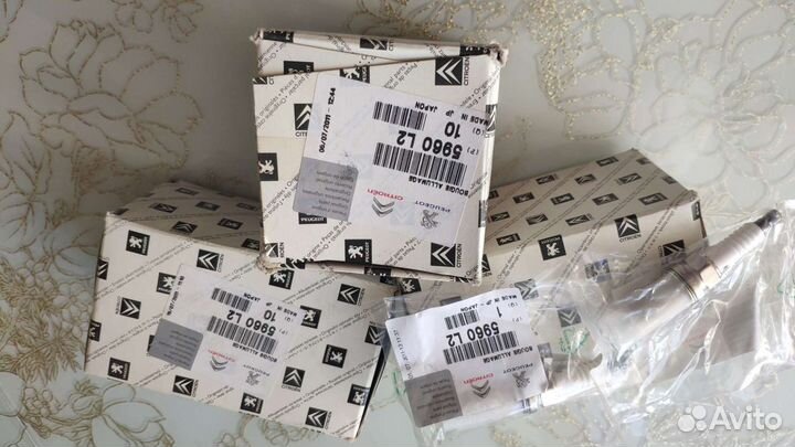 Оригинальные свечи зажигания Peugeot 5960L2