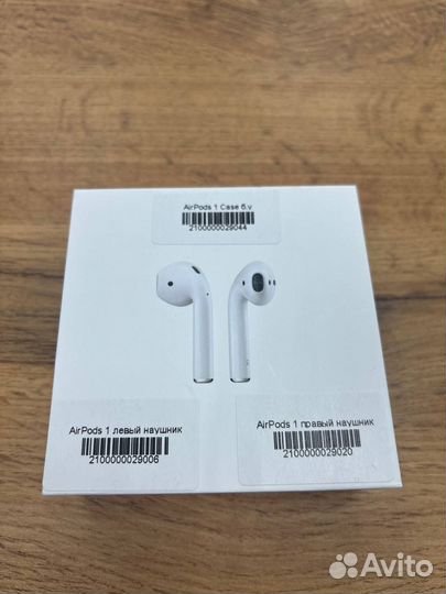 Левый наушник Airpods 1