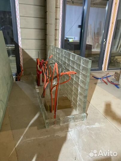 Стеклянные кирипичи