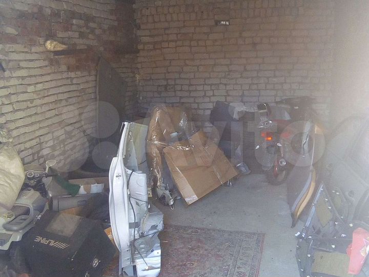 Гараж, > 30 м²