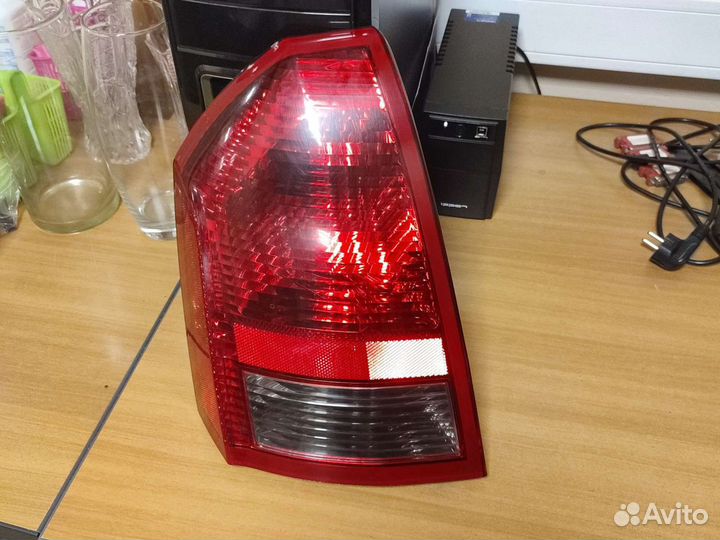 Задние фонари Крайслер 300