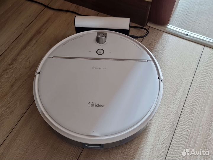 Робот пылесос моющий Midea vcr08