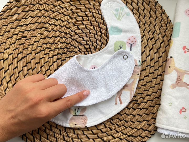 Набор фланелевых пеленок и нагрудник