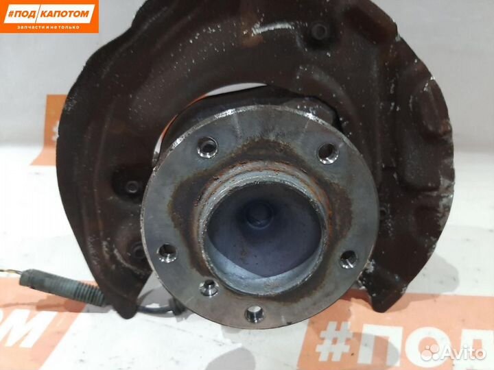 Кулак передний правый BMW 3 E90 2008 31216764444