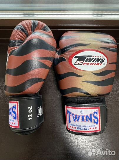Боксерские перчатки twins 12