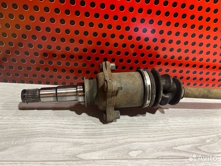 Полуось задняя (приводной вал, шрус) Lexus Nx 300H