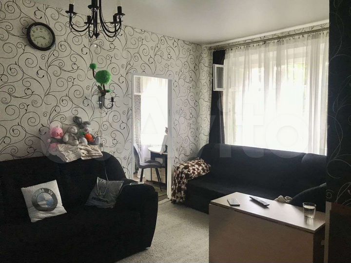 2-к. квартира, 40 м², 3/3 эт.