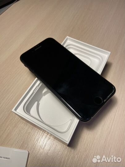 Телефон iPhone se 2020
