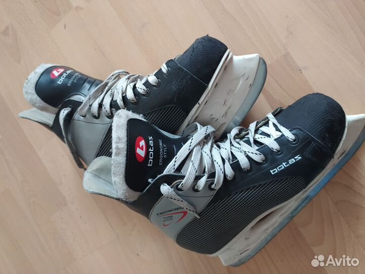 Коньки хоккейные