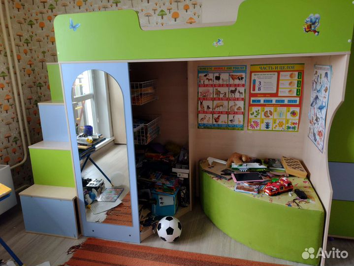 Кровать двухьярусная чердак