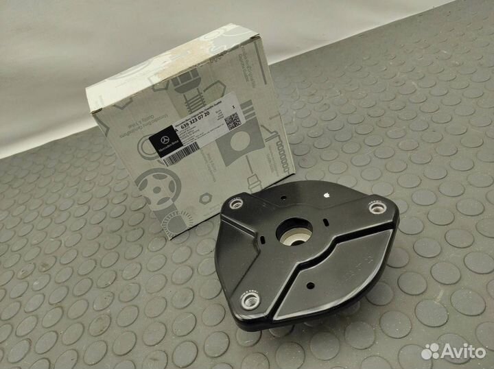 Опора амортизатора передняя Mercedes-Benz W639