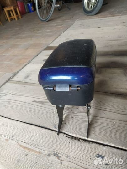 Подлокотник