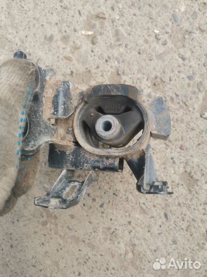 Подушка двигателя передняя левая Toyota Corolla
