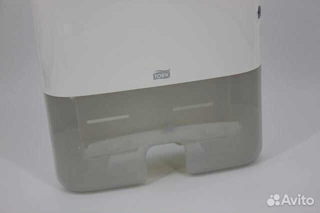 Диспенсер для полотенец листовых Tork H2