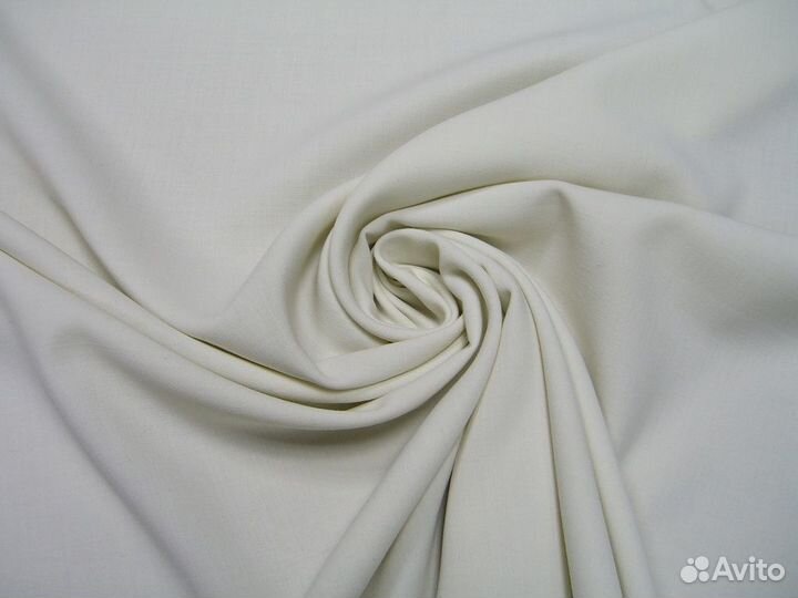 Ткань костюмная, полушерсть, молочного цвета, 10 м