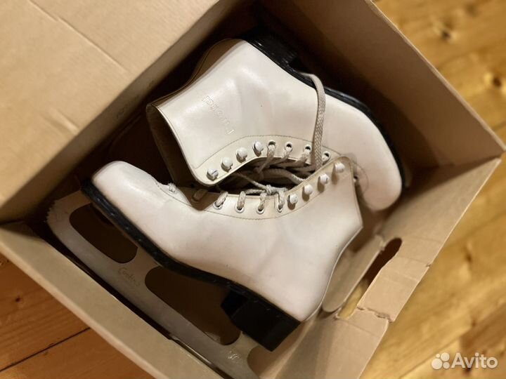 Коньки фигурные 38 размер кожаные