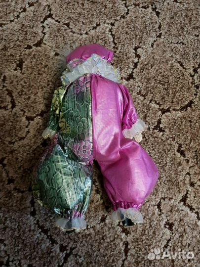 Кукла фарфоровая