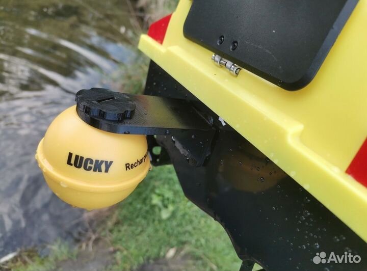 Прикормочный кораблик v020 с эхолотом