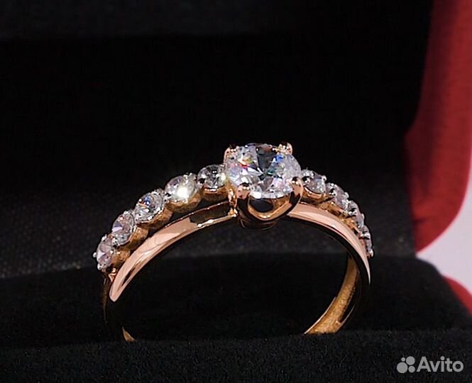 Золотое кольцо с фианитами